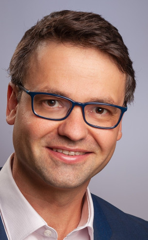 Dr Jasper Krauser